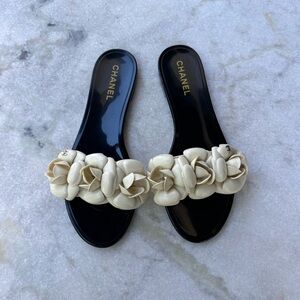 CHANEL Carmelia Jelly Sandal